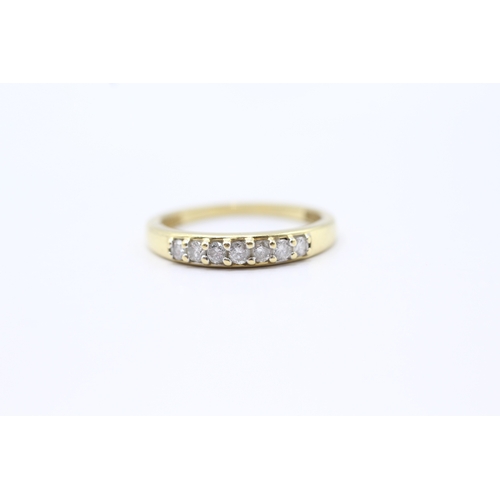 80 - 18ct gold diamond seven stone ring (2.4g) Size L