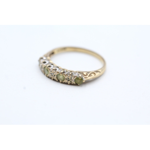 100 - 9ct gold peridot and diamond row ring (1.7g) Size O