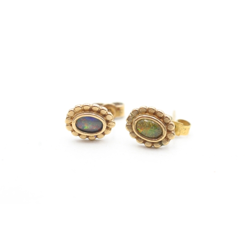 117 - 9ct gold vintage opal triplet set stud earrings (1.4g)