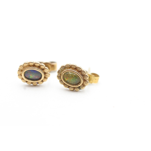 117 - 9ct gold vintage opal triplet set stud earrings (1.4g)