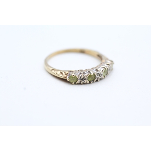 138 - 9ct gold peridot and diamond alternating row ring (2g) Size P 1/2