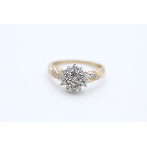 162 - 9ct gold diamond cluster ring (2g) Size L