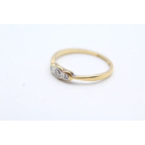 168 - 18ct gold trilogy ring (1.8g) Size P 1/2