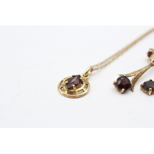 169 - 2x 9ct gold garnet drop earrings & necklace (3.6g)