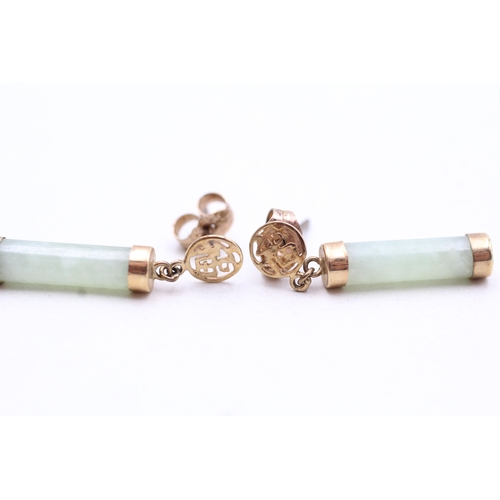 186 - 9ct gold jade drop earrings (1.7g)