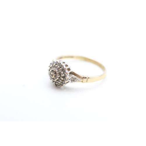 205 - 9ct gold diamond cluster ring (2.3g) Size P 1/2