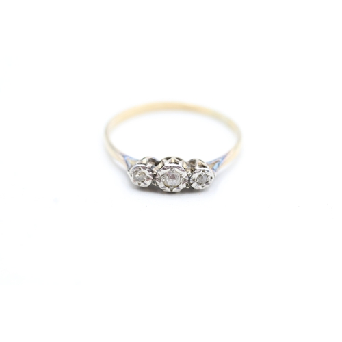 227 - 9ct gold vintage diamond set trilogy ring (1.5g) Size R 1/2