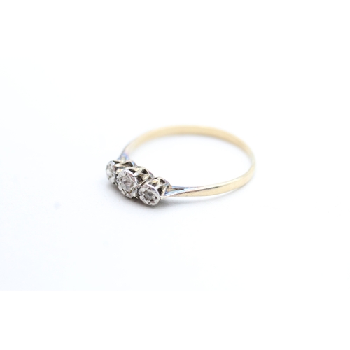 227 - 9ct gold vintage diamond set trilogy ring (1.5g) Size R 1/2