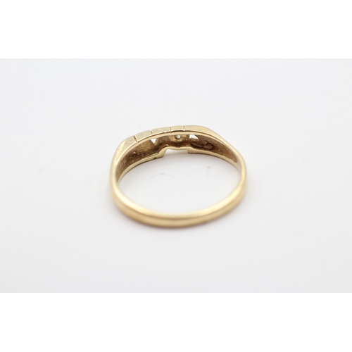 23 - 14ct gold diamond love ring (2g) Size N