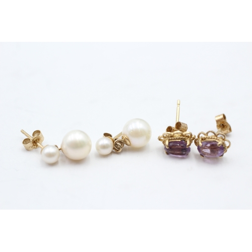 245 - 2x 9ct gold amethyst & cultured pearl earrings (2.5g)