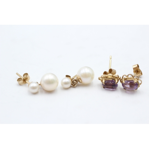 245 - 2x 9ct gold amethyst & cultured pearl earrings (2.5g)