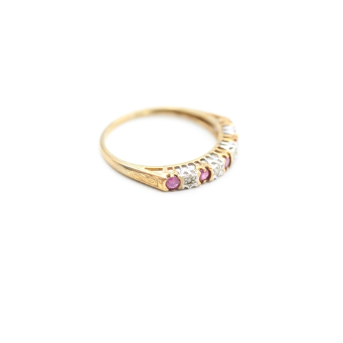 248 - 9ct gold ruby and diamond alternating row ring (1.4g) Size O