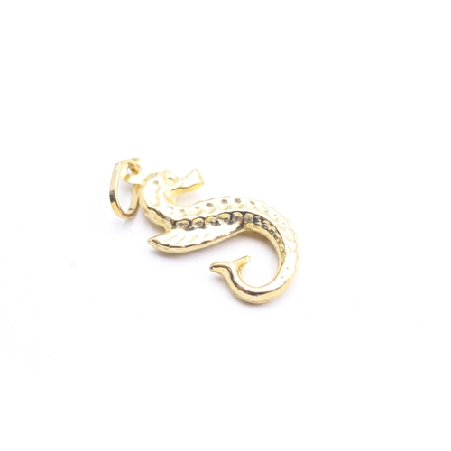 25 - 9ct gold seahorse charm (0.9g)