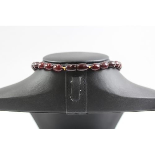 272 - Graduated Cherry Bakelite Necklace w/ Screw Clasp 37g