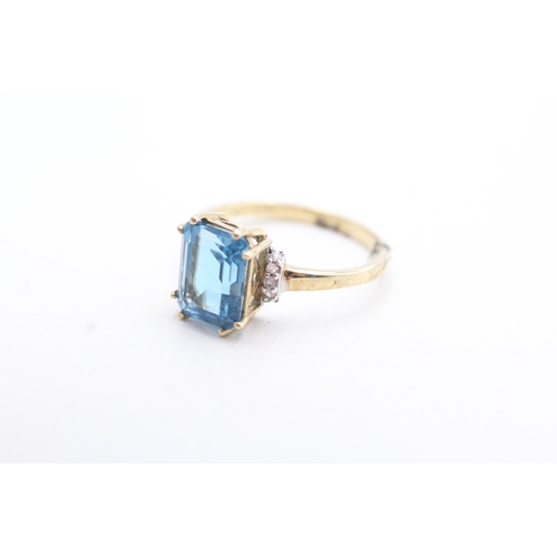 3 - 9ct gold blue topaz and white gemstone set cocktail ring (3g) Size R 1/2