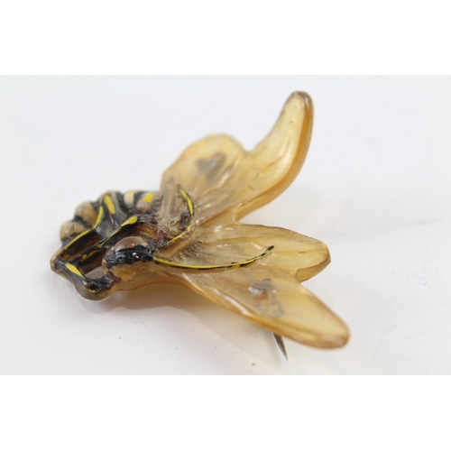 302 - Early Plastic Hornet Brooch 5g