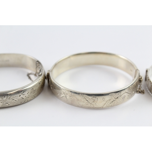 317 - Collection of Sterling Silver Mid Century Bangles inc. Etched, Floral x 3 61g