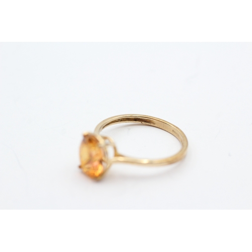 41 - 9ct gold orange gemstone single stone ring (2.4g) Size S