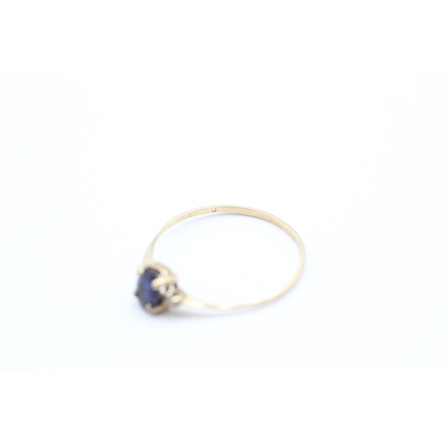 48 - 9ct gold sapphire and diamond trilogy ring (0.6g) Size Q