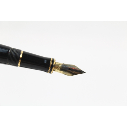 499 - Parker Duofold Special Black Lacquer Fountain Pen w/ 18ct Gold Nib WRITING