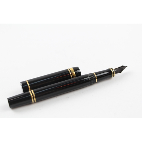 499 - Parker Duofold Special Black Lacquer Fountain Pen w/ 18ct Gold Nib WRITING