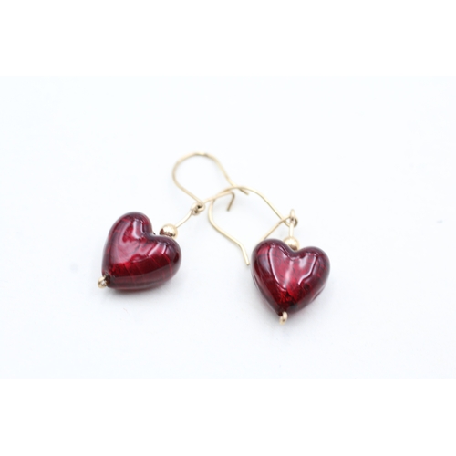 5 - 9ct gold Venetian glass heart drop earrings (3.9g)