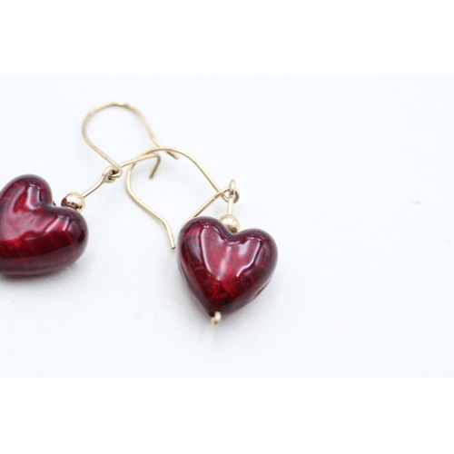 5 - 9ct gold Venetian glass heart drop earrings (3.9g)