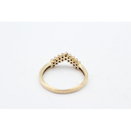 50 - 9ct gold diamond chevron ring (2g) Size O