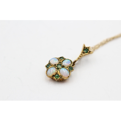 60 - 9ct gold emerald & opal pendant necklace (1.9g)