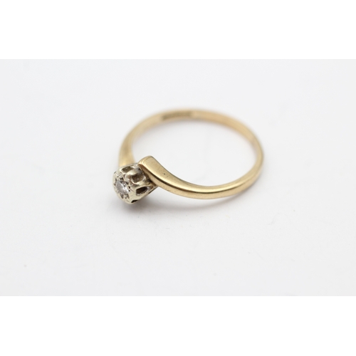 61 - 9ct gold vintage diamond solitaire ring (2g) Size P