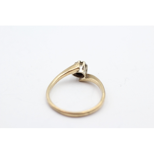 61 - 9ct gold vintage diamond solitaire ring (2g) Size P