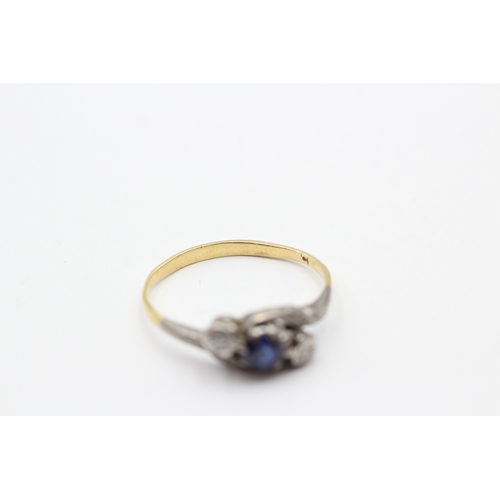 74 - 18ct gold sapphire and diamond trilogy ring (2.2g) Size R