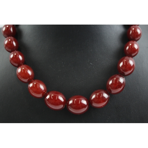 251 - Graduated Cherry Bakelite Necklace w/ Internal Streaking 39g