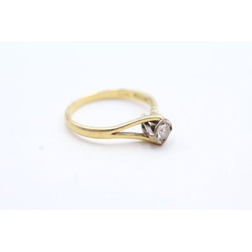 104 - 18ct gold diamond single stone ring (2.5g) Size M