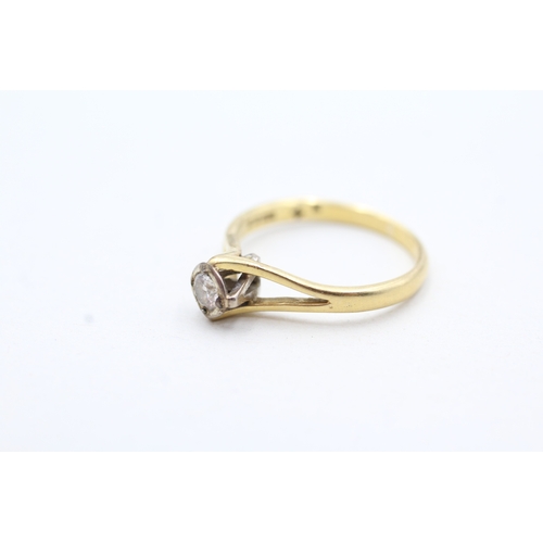 104 - 18ct gold diamond single stone ring (2.5g) Size M