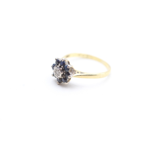 13 - 18ct gold sapphire and diamond set cluster ring (2.7g) Size L