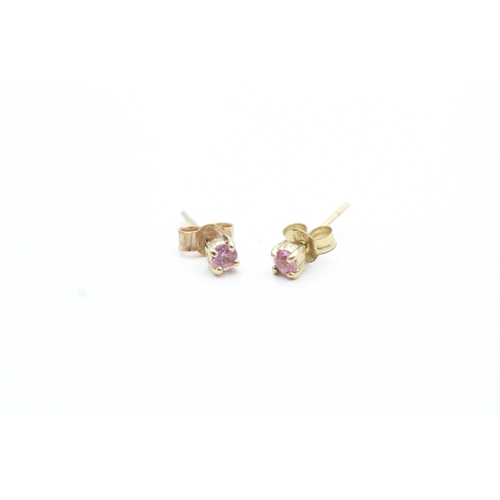 132 - 9ct gold pink gemstone stud earrings (0.7g)