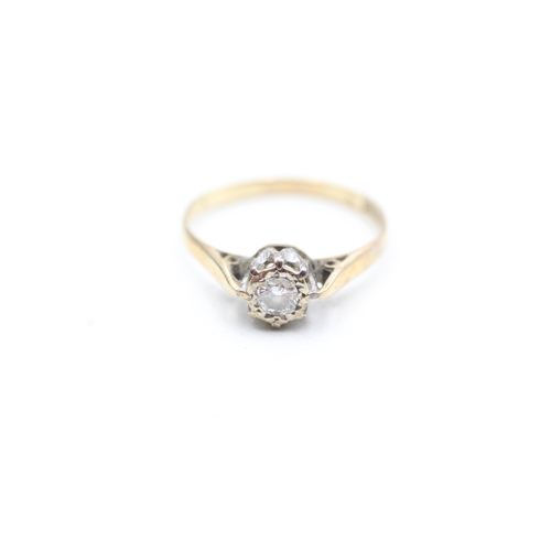 141 - 9ct gold diamond set solitaire ring (1.6g) Size M