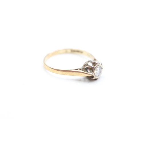 141 - 9ct gold diamond set solitaire ring (1.6g) Size M