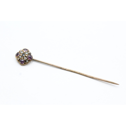 146 - 9ct gold amethyst and seed pearl stick pin (1.5g)