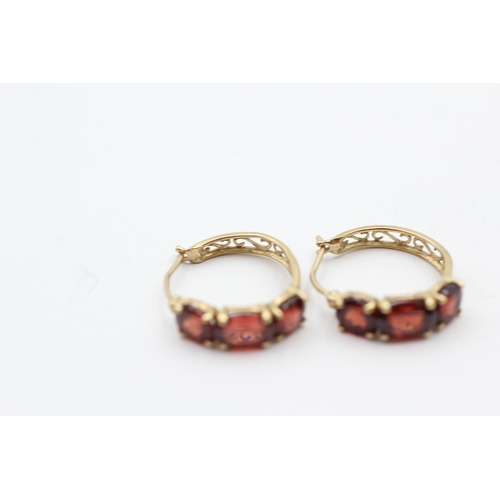 155 - 9ct gold garnet hoops earrings (2.6g)