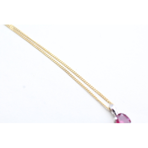 156 - 9ct gold pink gemstone set pendant necklace (2.1g)