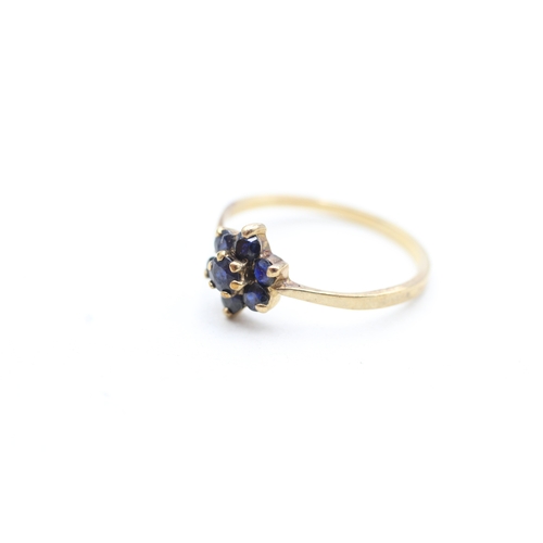 159 - 9ct gold sapphire set floral cluster ring (1.3g) Size N 1/2