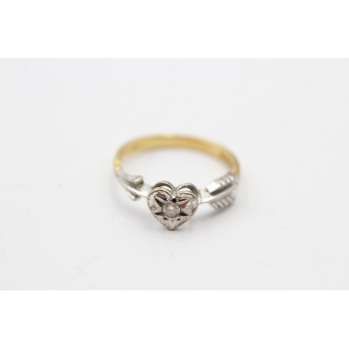 175 - 18ct gold diamond heart and arrow ring (2.2g) Size J