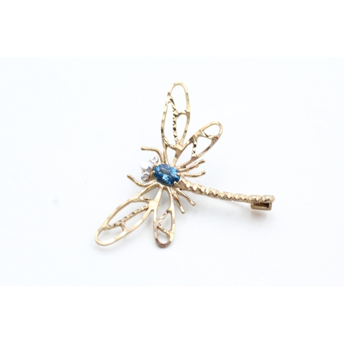 18 - 9ct gold diamond and blue topaz dragonfly brooch (3.6g)