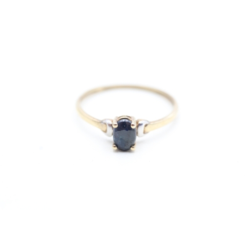 180 - 9ct gold sapphire single stone ring (0.9g) Size P