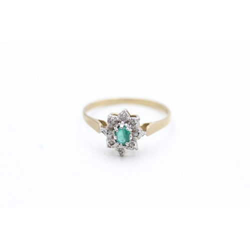 182 - 9ct gold vintage emerald & diamond cluster ring (1.4g) Size O 1/2