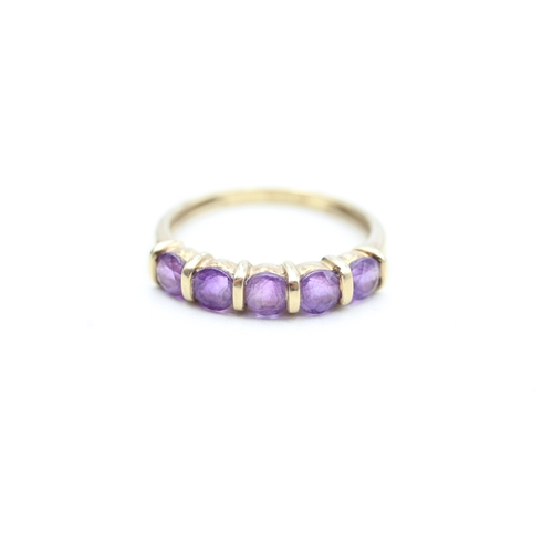 183 - 9ct gold amethyst five stone ring (2g) Size Q