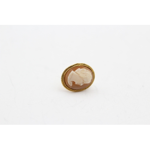 209 - 9ct gold shell cameo portrait stud earrings (1.7g)