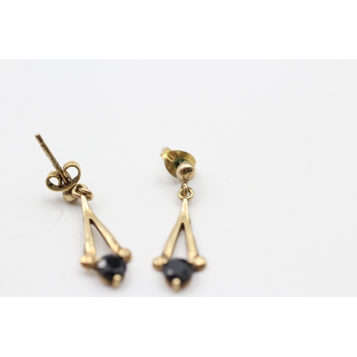 224 - 9ct gold sapphire drop earrings (1.4g)